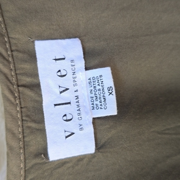 Velvet by Graham & Spencer Darla Top silky viscose tank olive green - Picture 4 of 5